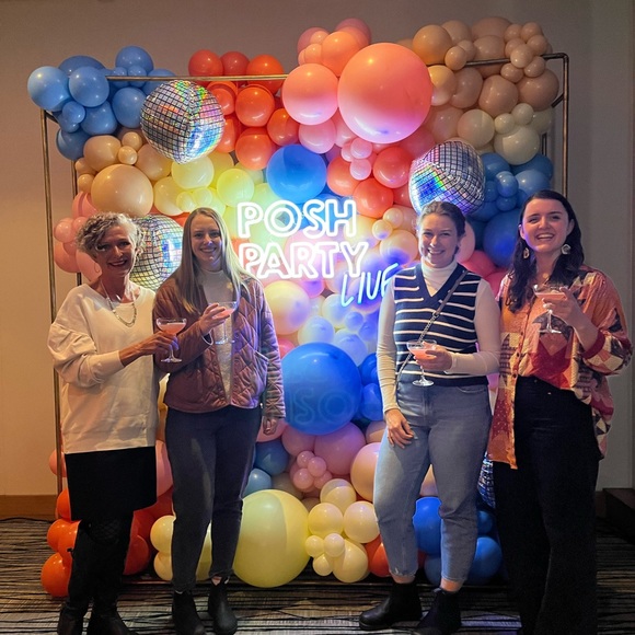 Meet your Posher, Elizabeth - Picture 4 of 5